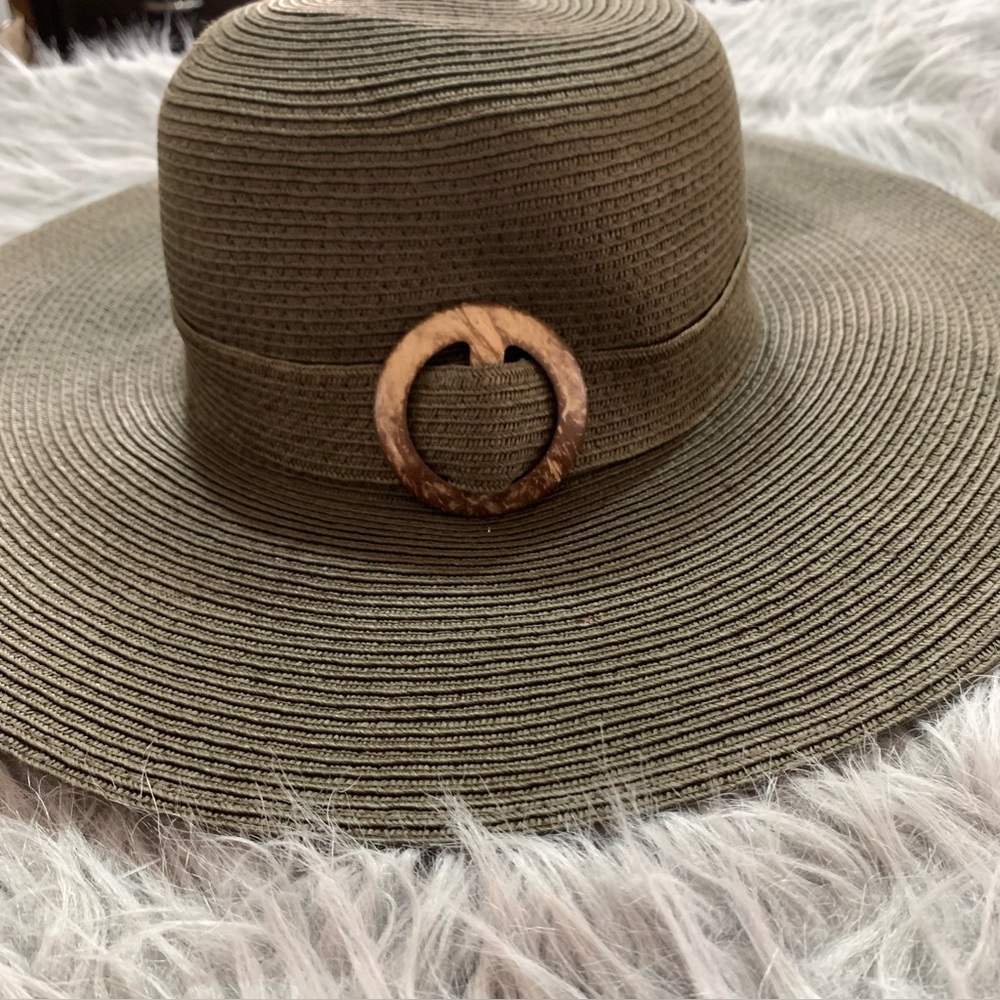 woman's Floppy Beach Hat